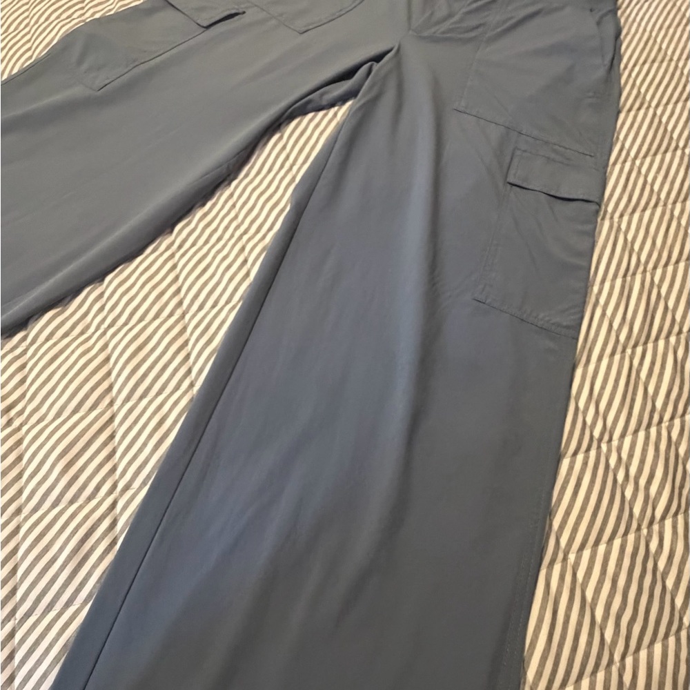 Athleta women’s Cargo Pants in Slate